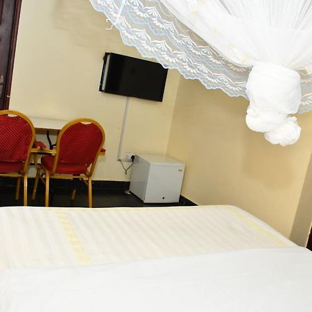 Florida Hotel Zaana Kampala Bagian luar foto