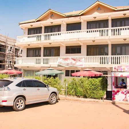 Florida Hotel Zaana Kampala Bagian luar foto