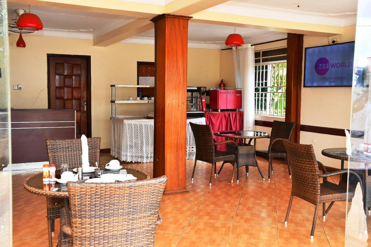 Florida Hotel Zaana Kampala Bagian luar foto